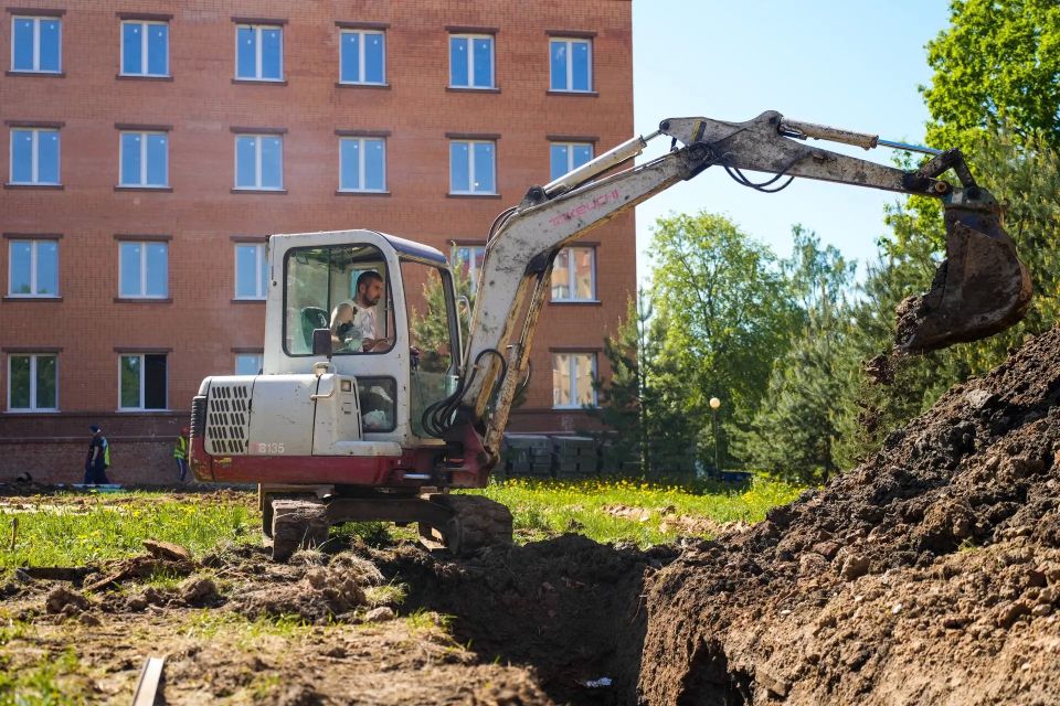 Андрей Воробьев: Сегодня приехал в Одинцовский округ, где мы завершаем капитальный ремонт бывшего стационара областной больницы в с. Перхушково. Этой осенью здесь откроется региональный сосудистый центр — уже 18-й в... Андрей Воробьев: Сегодня приехал в Одинцовский округ, где мы завершаем капитальный ремонт бывшего стационара областной больницы в с. Перхушково. Этой осенью здесь откроется региональный сосудистый центр — уже 18-й в...