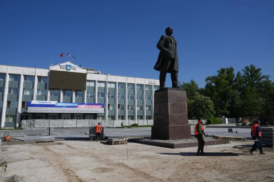 Андрей Воробьев: Продолжаем реконструкцию Центральной площади в Одинцово Андрей Воробьев: Продолжаем реконструкцию Центральной площади в Одинцово