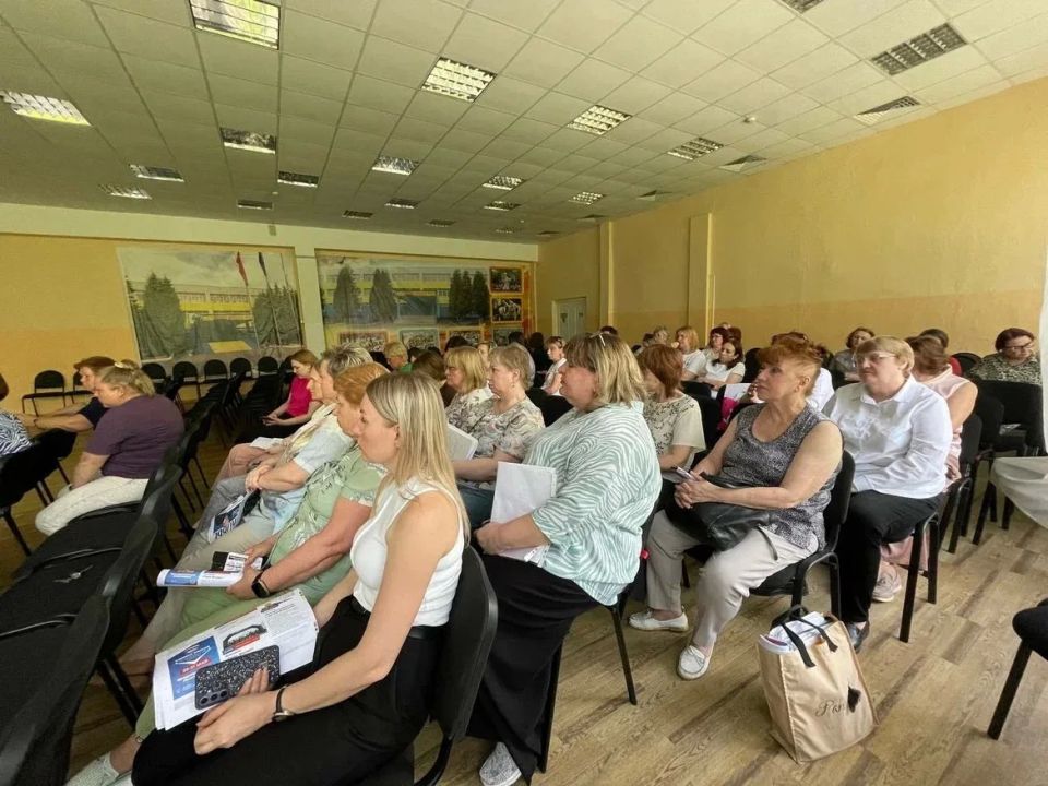 СТУПИНО. В школе №5 встретился с коллективом школы и жителями городского округа Ступино СТУПИНО. В школе №5 встретился с коллективом школы и жителями городского округа Ступино