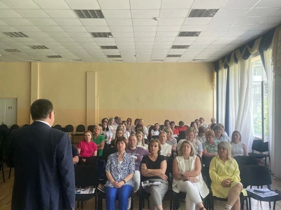 СТУПИНО. В школе №5 встретился с коллективом школы и жителями городского округа Ступино СТУПИНО. В школе №5 встретился с коллективом школы и жителями городского округа Ступино