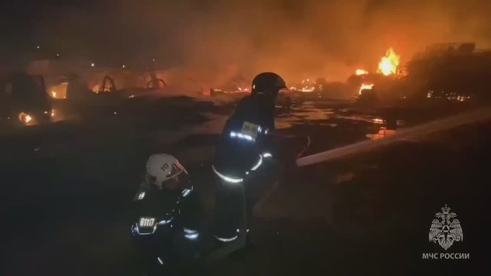 Пожар площадью около 5 тыс
