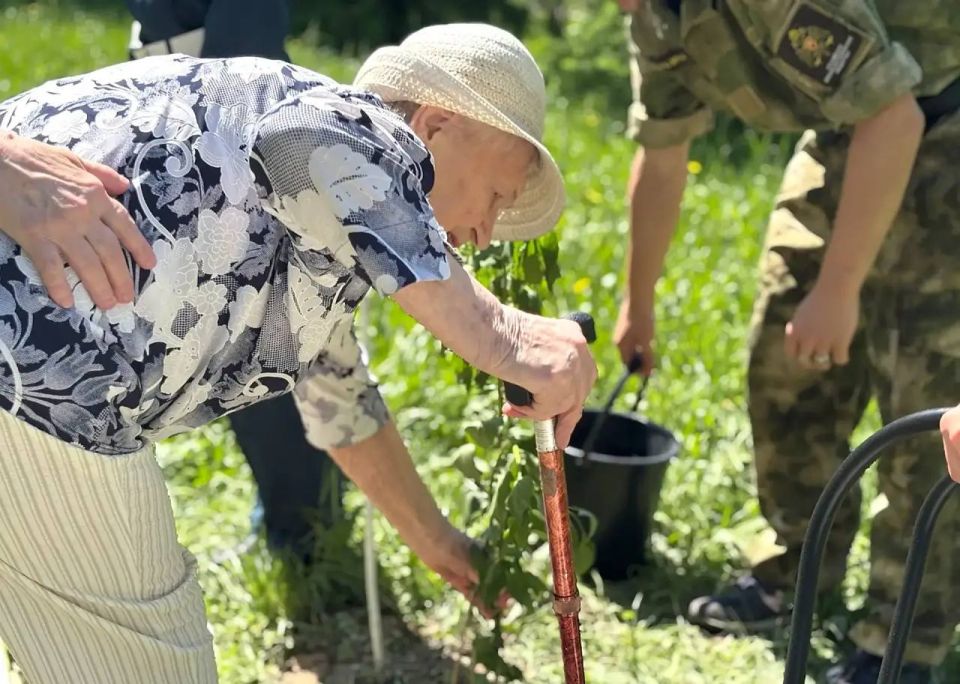 В колледже Подольска прошла акция «Сирень Победы» с участием ветерана Великой Отечественной войны В колледже Подольска прошла акция «Сирень Победы» с участием ветерана Великой Отечественной войны