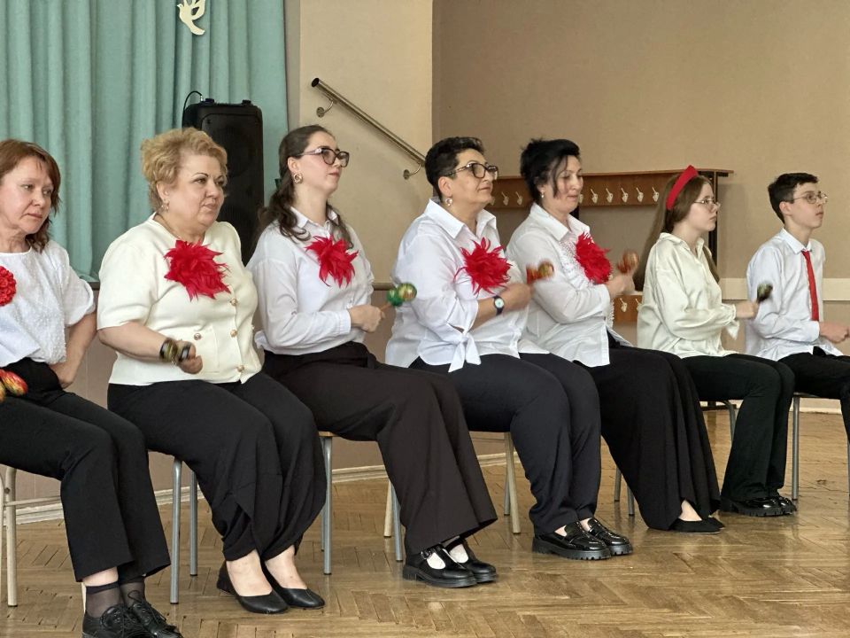 Ложкари играть начнут – ноги сами в пляс пойдут: в школе Химок провели концерт русской народной музыки Ложкари играть начнут – ноги сами в пляс пойдут: в школе Химок провели концерт русской народной музыки
