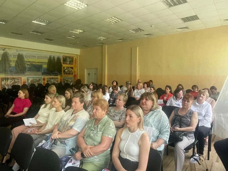 СТУПИНО. В школе №5 встретился с коллективом школы и жителями городского округа Ступино СТУПИНО. В школе №5 встретился с коллективом школы и жителями городского округа Ступино