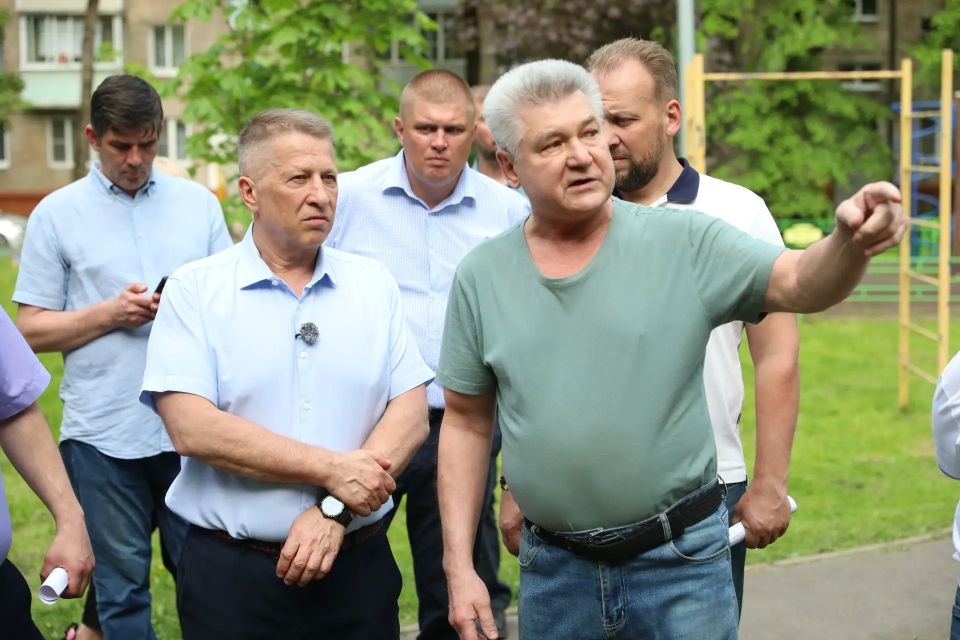 Глава Долгопрудного проинспектировал ход ремонта МКД и локации, нуждающиеся в благоустройстве Глава Долгопрудного проинспектировал ход ремонта МКД и локации, нуждающиеся в благоустройстве