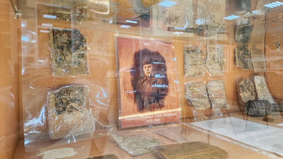 Подольские поисковики передали жителям Алтайского края смертный медальон их родственника - участника Великой Отечественной войны Подольские поисковики передали жителям Алтайского края смертный медальон их родственника - участника Великой Отечественной войны