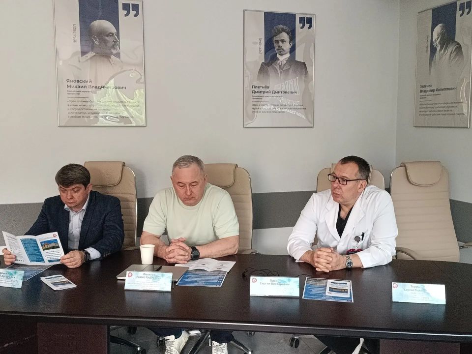 Ведущие урологи Подмосковья съехались на круглый стол в Долгопрудный Ведущие урологи Подмосковья съехались на круглый стол в Долгопрудный