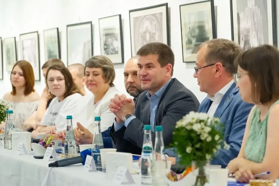Руслан Заголовацкий: В Орехово-Зуеве в рамках отчетно-программного форума «Здоровая семья», который прошел накануне в Подмосковье, состоялся экспертный круглый стол Руслан Заголовацкий: В Орехово-Зуеве в рамках отчетно-программного форума «Здоровая семья», который прошел накануне в Подмосковье, состоялся экспертный круглый стол