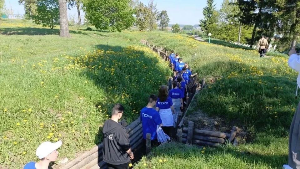 Михаил Собакин: Активисты молодёжных движений Чехова вернулись из Беларуси, где участвовали в молодёжной акции памяти городов-побратимов России и Беларуси, посвященной 85-летию подвига защитников Брестской крепости и 81-й... Михаил Собакин: Активисты молодёжных движений Чехова вернулись из Беларуси, где участвовали в молодёжной акции памяти городов-побратимов России и Беларуси, посвященной 85-летию подвига защитников Брестской крепости и 81-й...