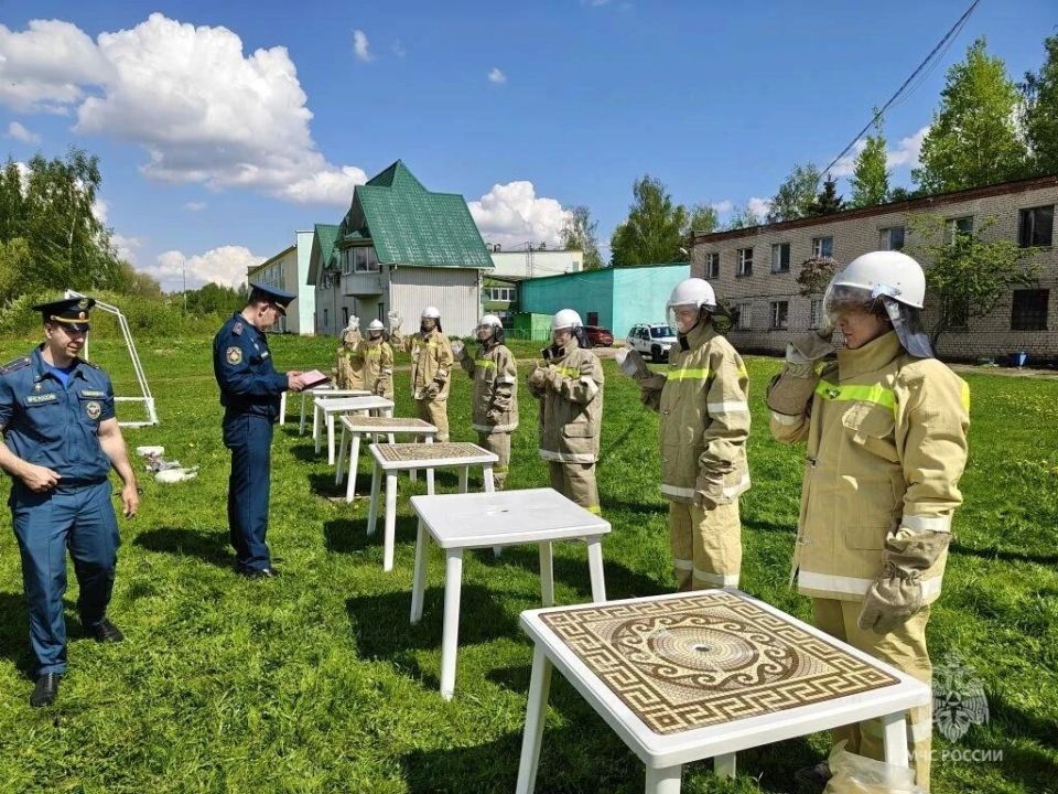 Сотрудники МЧС России приняли участие в организации и проведении военно-патриотической игры «Наследники Победы» Сотрудники МЧС России приняли участие в организации и проведении военно-патриотической игры «Наследники Победы»