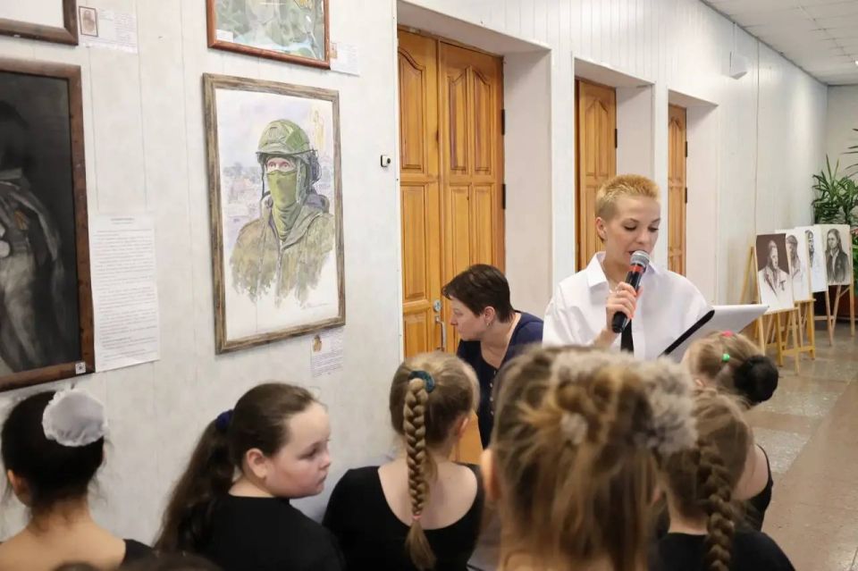 В ДК «Металлург» торжественно открылась выставка портретов участников специальной военной операции В ДК «Металлург» торжественно открылась выставка портретов участников специальной военной операции
