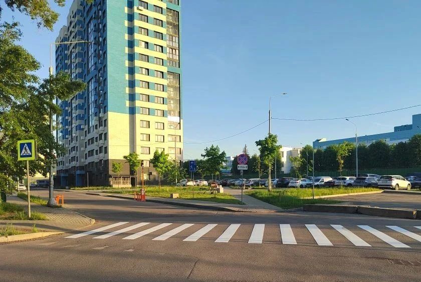 В нашем городе обновляют дорожную разметку с использованием современных материалов