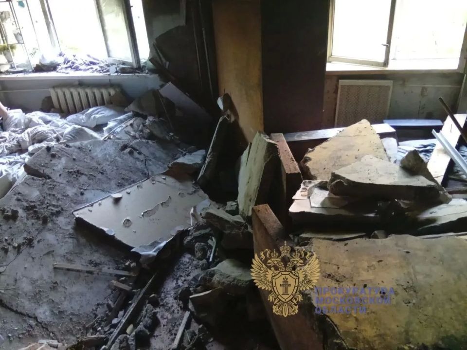 В подмосковной Лобне два человека погибли в результате пожара в многоэтажке, пять пострадали