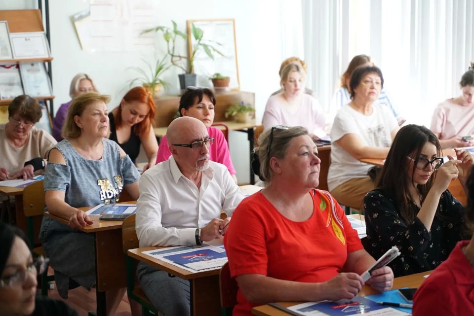 Депутат Госдумы Денис Кравченко рассказал о результатах Народной программы в сфере образования Депутат Госдумы Денис Кравченко рассказал о результатах Народной программы в сфере образования