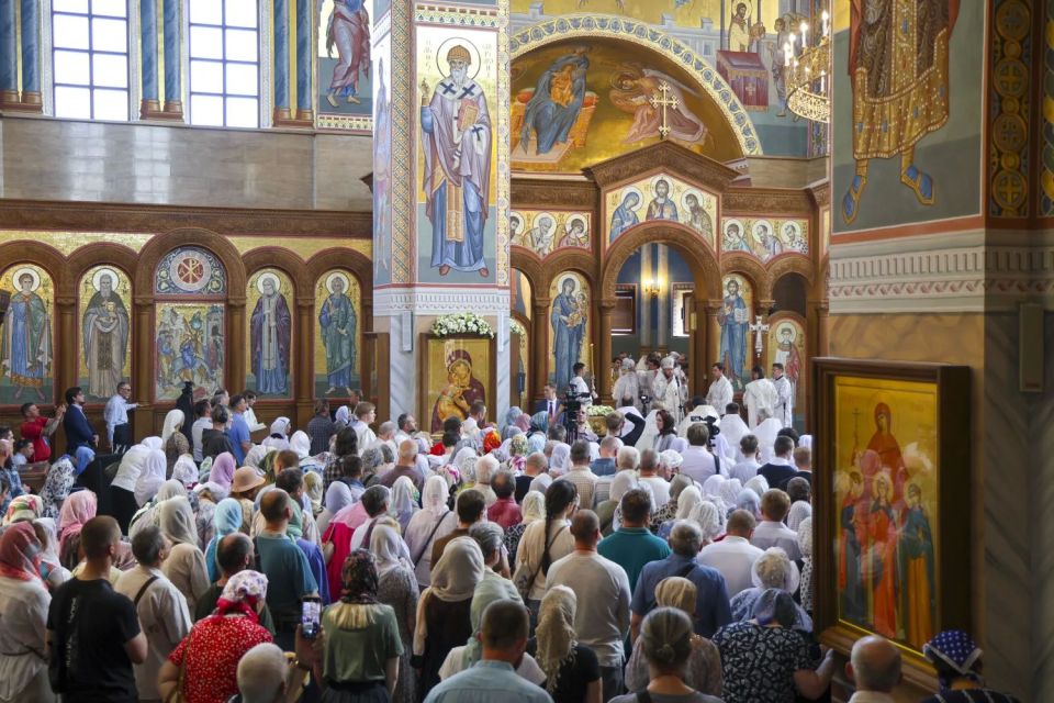 Святейший Патриарх Кирилл совершил чин освящения храма Вознесения Господня Святейший Патриарх Кирилл совершил чин освящения храма Вознесения Господня