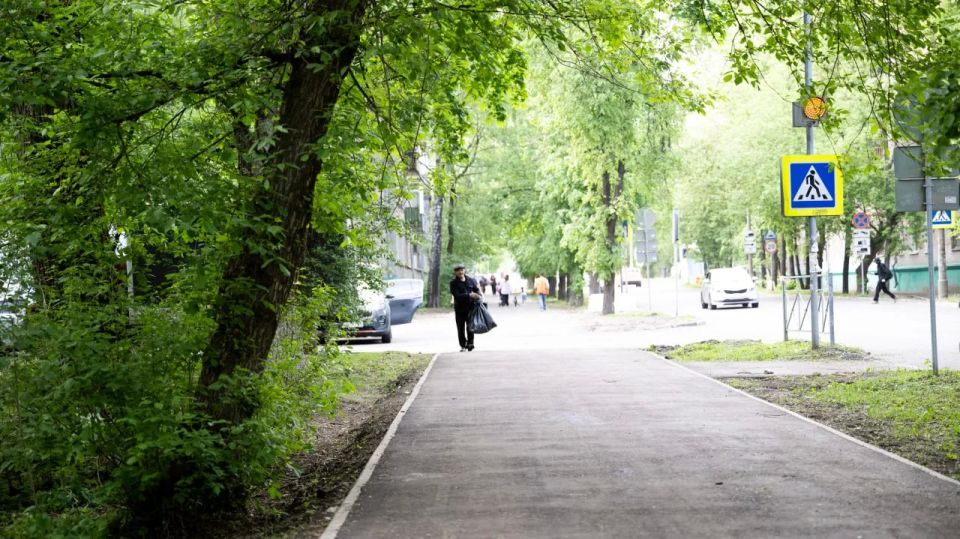 Владимир Волков: Сезон благоустройства в активной фазе - как ведут работы на улице Мира в Люберцах подрядные организации и управляющие компании проверили с коллегами Владимир Волков: Сезон благоустройства в активной фазе - как ведут работы на улице Мира в Люберцах подрядные организации и управляющие компании проверили с коллегами