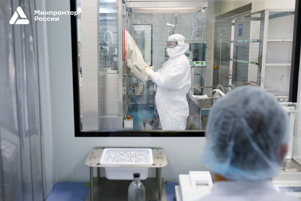 В России запущен полный цикл производства жизненно важного онкологического препарата В России запущен полный цикл производства жизненно важного онкологического препарата