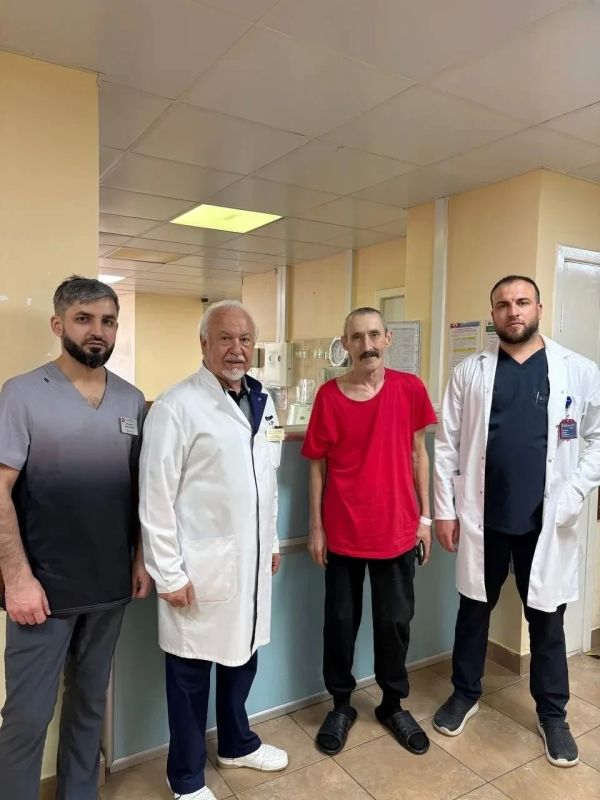 Врачи Долгопрудного прооперировали мужчину с гигантской язвой желудка Врачи Долгопрудного прооперировали мужчину с гигантской язвой желудка