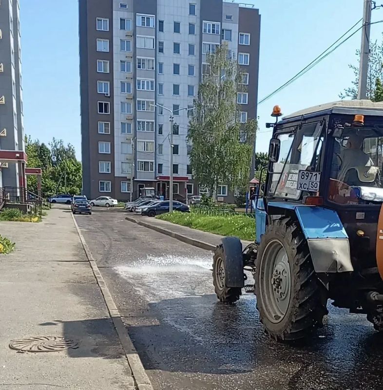 Сотрудники МБУ «Благоустройство СП» продолжают наводить порядок во всех населённых пунктах Сергиево-Посадского округа Сотрудники МБУ «Благоустройство СП» продолжают наводить порядок во всех населённых пунктах Сергиево-Посадского округа