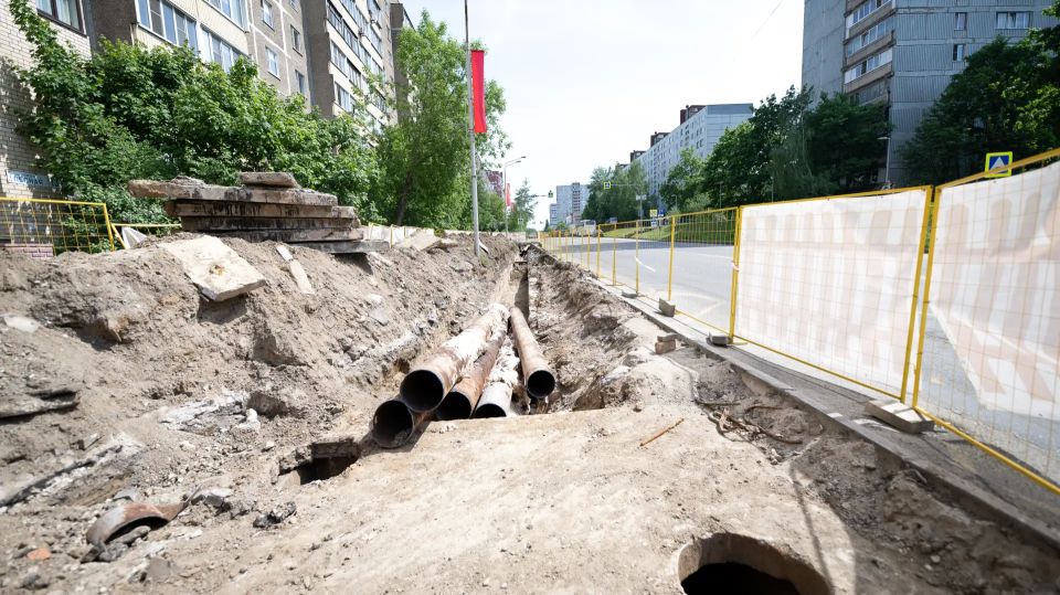 Сразу на четырех участках тепловых сетей в Дзержинском ведется капитальный ремонт Сразу на четырех участках тепловых сетей в Дзержинском ведется капитальный ремонт