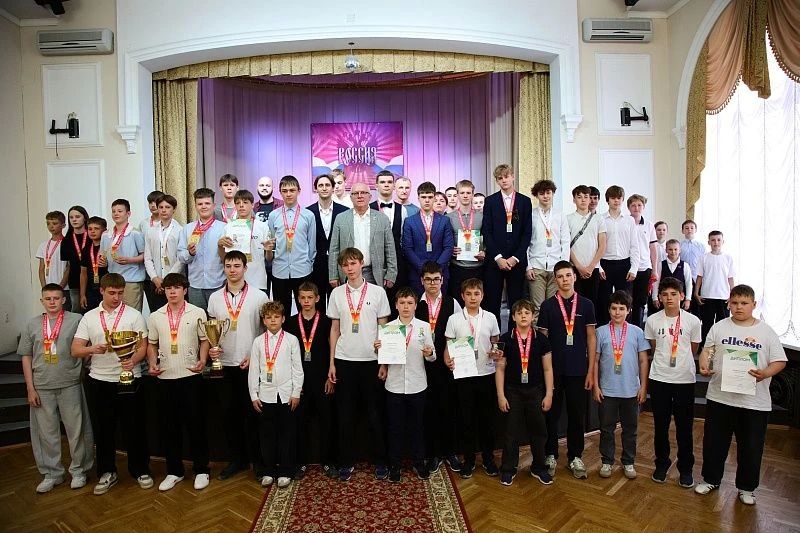 В Воскресенске подвели итоги IХ открытых соревнований округа по хоккею с шайбой среди любительских команд «Тигры на льду»