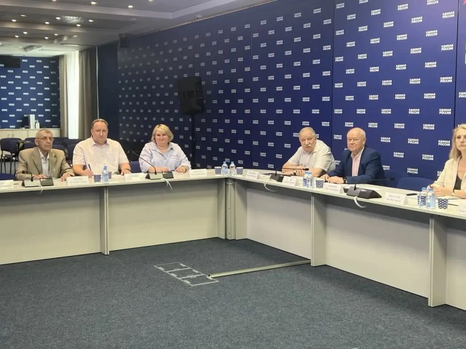 Члены Общественной палаты Подольска представили округ на заседании президиума Общероссийской ассамблеи территориального общественного самоуправления Члены Общественной палаты Подольска представили округ на заседании президиума Общероссийской ассамблеи территориального общественного самоуправления