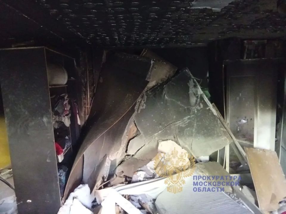 В подмосковной Лобне два человека погибли в результате пожара в многоэтажке, пять пострадали В подмосковной Лобне два человека погибли в результате пожара в многоэтажке, пять пострадали