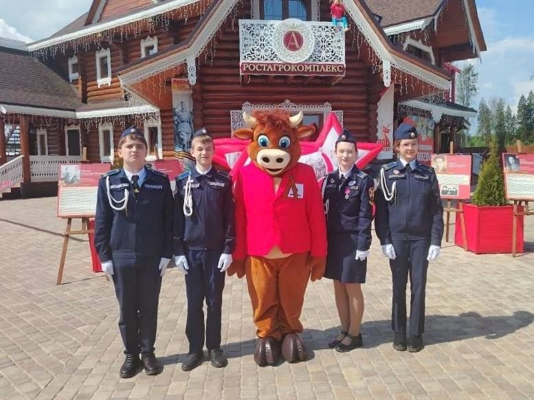 С тонкостями технологические процесса крупного молочного предприятия познакомили подольских кадетов С тонкостями технологические процесса крупного молочного предприятия познакомили подольских кадетов