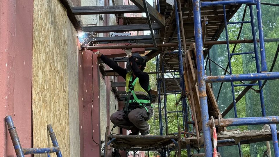 В 12 домах Дмитровского округа уже начался капремонт — всего в этом году обновят 55 элементов в 47 МКД