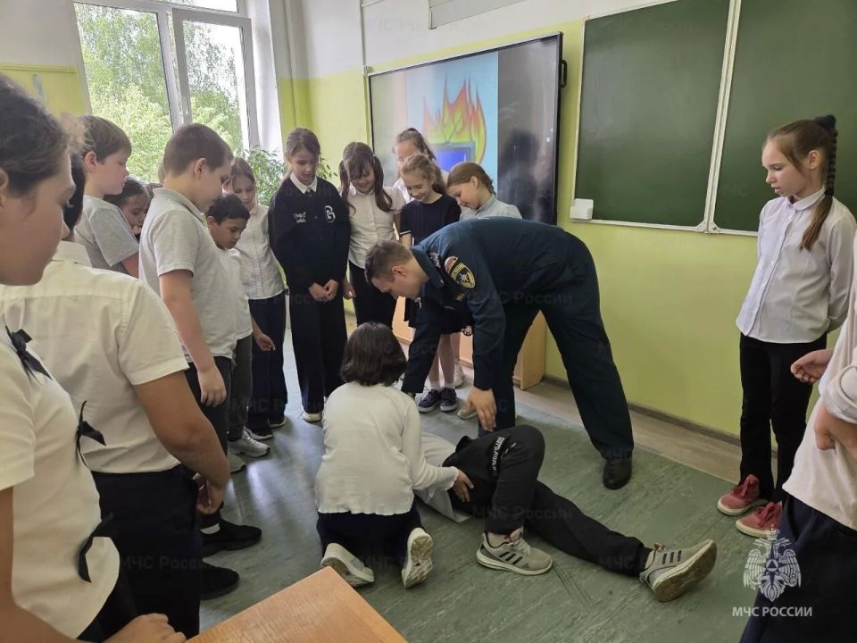 В Ступине инспекторы государственного пожарного надзора провели для детей урок культуры безопасности В Ступине инспекторы государственного пожарного надзора провели для детей урок культуры безопасности