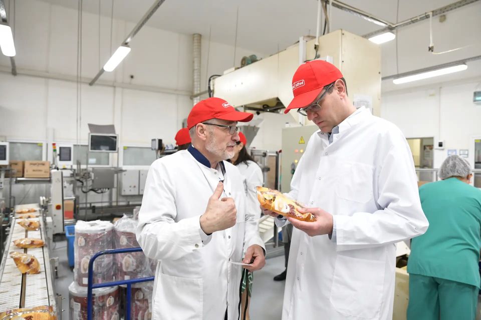 В Дмитровском округе депутаты оценили развитие одного из крупнейших производителей кофе в России