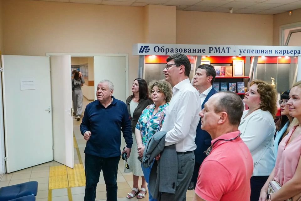 В Химках провели экспертный круглый стол по теме поддержки участников СВО и их семей В Химках провели экспертный круглый стол по теме поддержки участников СВО и их семей