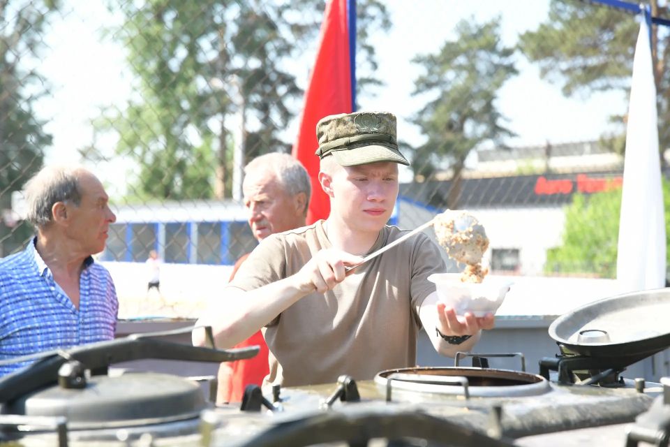 «Будь готов! Всегда готов!» «Будь готов! Всегда готов!»