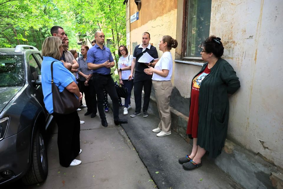 В Мытищах продолжаются встречи с жителями по вопросам ЖКХ В Мытищах продолжаются встречи с жителями по вопросам ЖКХ