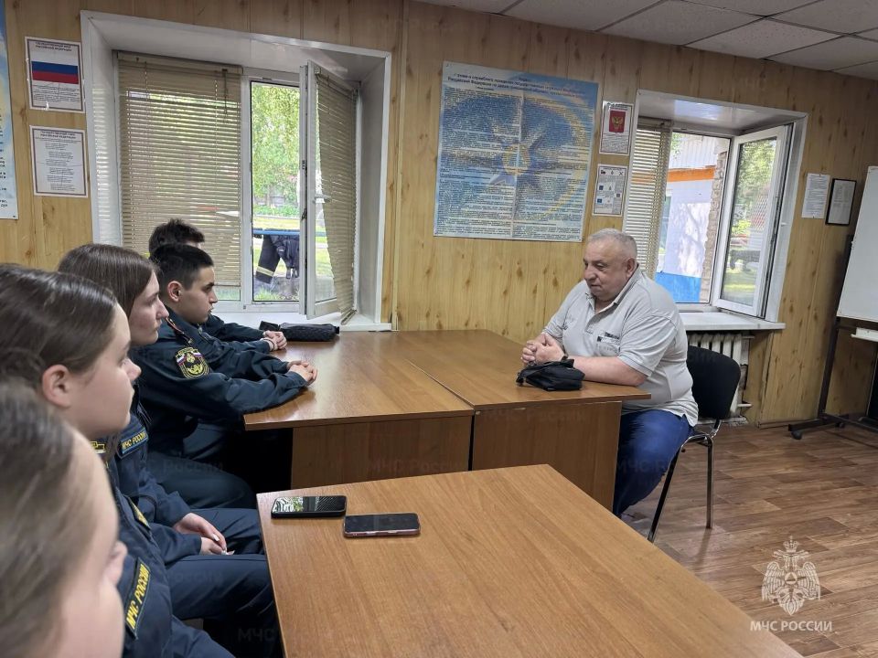 От сердца к сердцу: в Люберцах ветераны хранят и передают традиции пожарной охраны От сердца к сердцу: в Люберцах ветераны хранят и передают традиции пожарной охраны