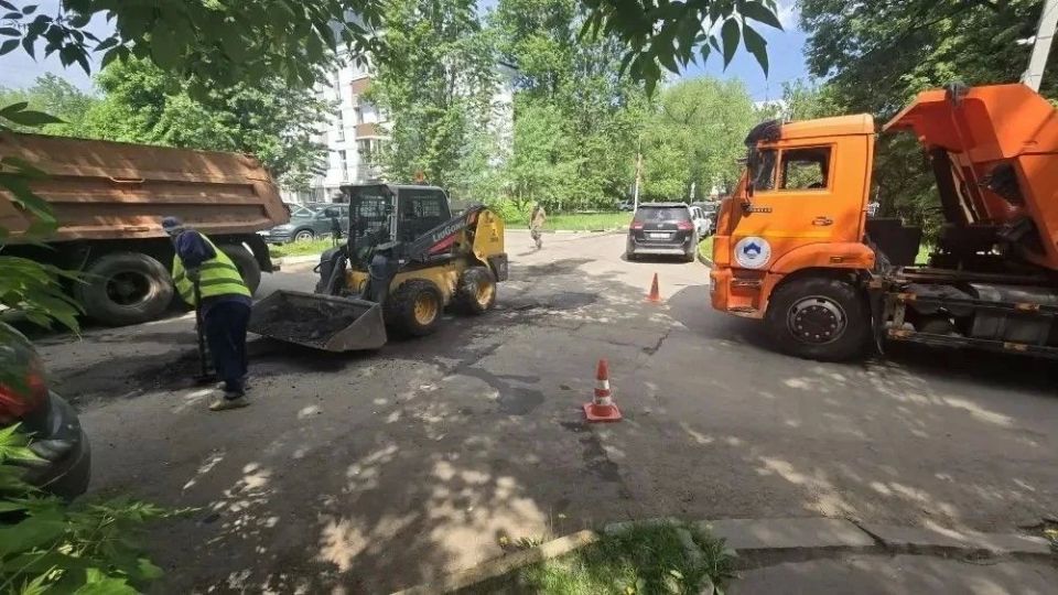 На ул. Школьная, д. 5 начался капитальный ремонт канализации На ул. Школьная, д. 5 начался капитальный ремонт канализации