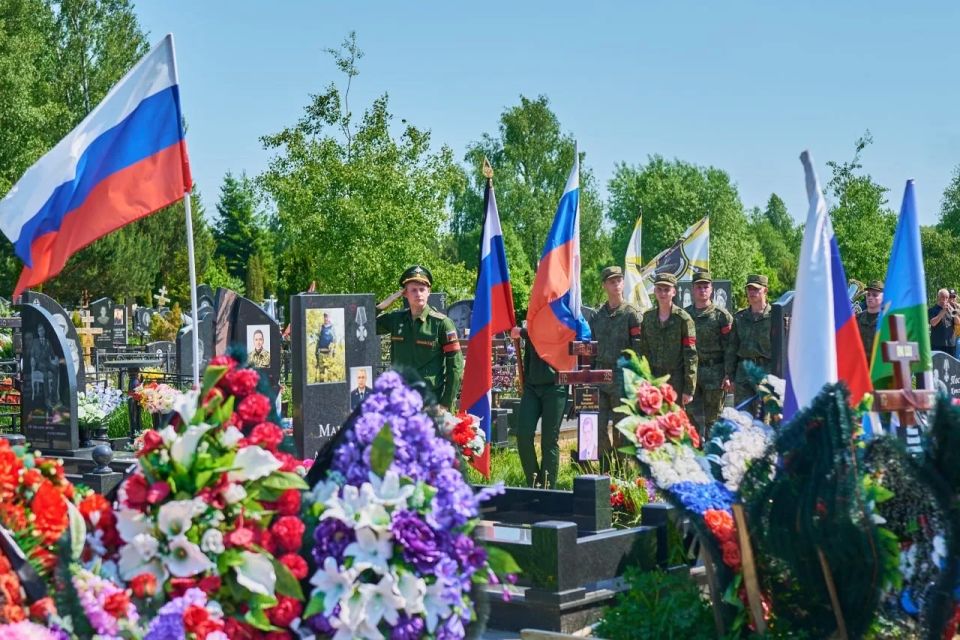 Михаил Собакин: Сегодня мы проводили в последний путь настоящего Героя — старшину Агапеева Михаила Ивановича Михаил Собакин: Сегодня мы проводили в последний путь настоящего Героя — старшину Агапеева Михаила Ивановича