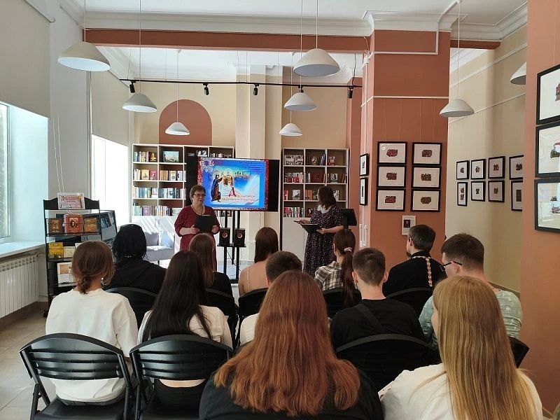В библиотеке Воскресенска прошла познавательно-игровая программа «Слов русских россыпь золотая» В библиотеке Воскресенска прошла познавательно-игровая программа «Слов русских россыпь золотая»