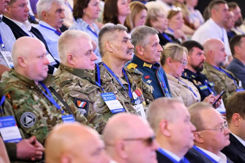 Сегодня в Центре культуры и искусств вместе с секретарем подмосковного отделения партии «Единая Россия», председателем Московской областной Думы Игорем Юрьевичем Брынцаловым и секретарем балашихинского отделения «Единой... Сегодня в Центре культуры и искусств вместе с секретарем подмосковного отделения партии «Единая Россия», председателем Московской областной Думы Игорем Юрьевичем Брынцаловым и секретарем балашихинского отделения «Единой...