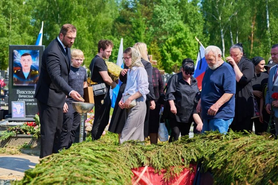 Михаил Собакин: Сегодня мы проводили в последний путь настоящего Героя — старшину Агапеева Михаила Ивановича Михаил Собакин: Сегодня мы проводили в последний путь настоящего Героя — старшину Агапеева Михаила Ивановича