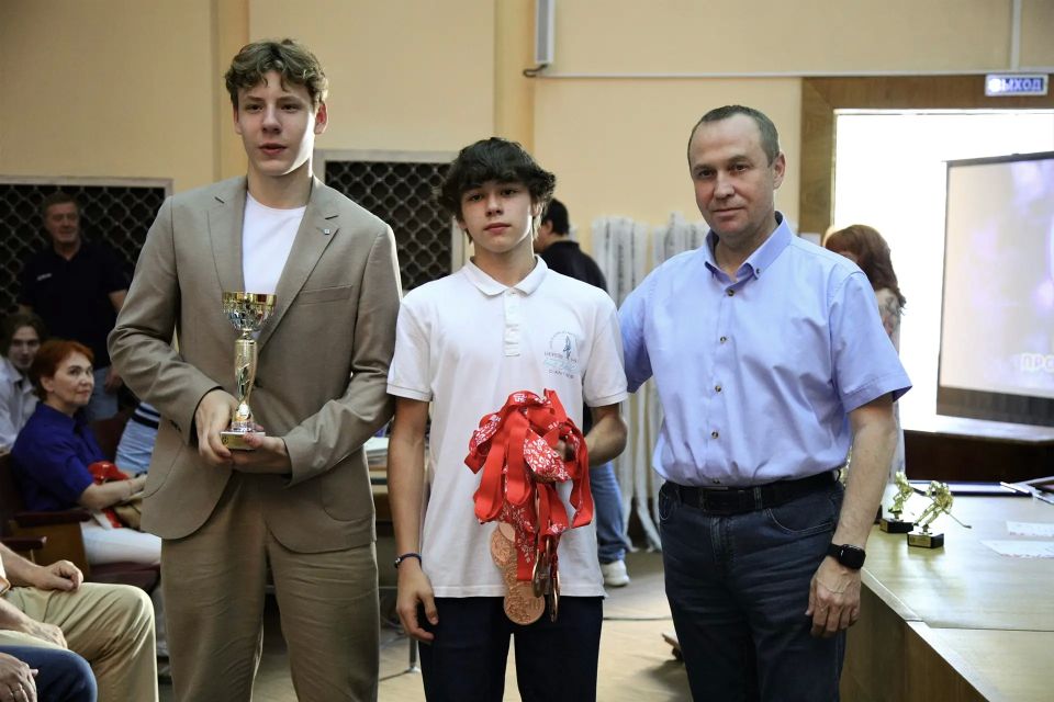 Алексей Малкин: Сегодня прошла торжественная церемония подведения итогов сезона в МБУ ДО «СШОР «Химик» Алексей Малкин: Сегодня прошла торжественная церемония подведения итогов сезона в МБУ ДО «СШОР «Химик»