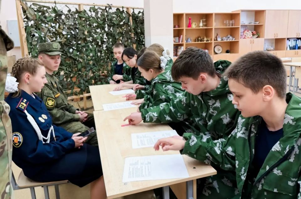 Росгвардейцы представили подшефных кадет на слёте «Кадетская слава» в Подмосковье Росгвардейцы представили подшефных кадет на слёте «Кадетская слава» в Подмосковье