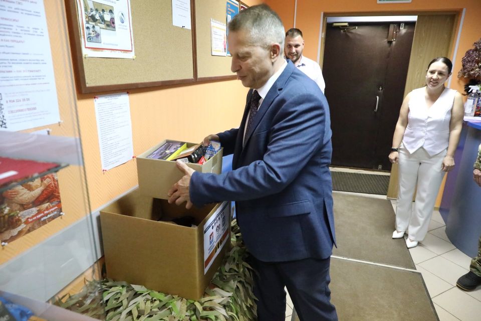 Точно по запросу: очередная партия гуманитарного груза отправилась за ленточку из Долгопрудного Точно по запросу: очередная партия гуманитарного груза отправилась за ленточку из Долгопрудного