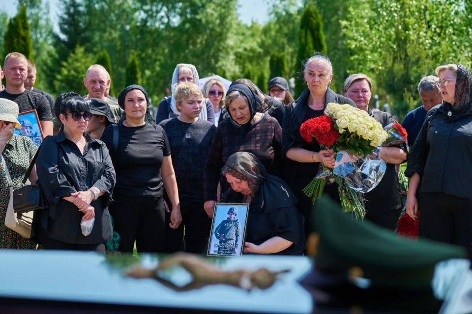 Михаил Собакин: Сегодня мы проводили в последний путь настоящего Героя — старшину Агапеева Михаила Ивановича Михаил Собакин: Сегодня мы проводили в последний путь настоящего Героя — старшину Агапеева Михаила Ивановича
