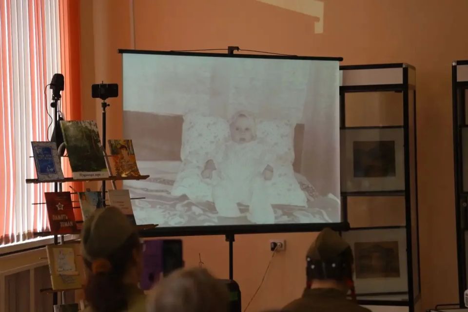 В Центральной городской библиотеке имени А.П. Чехова состоялась творческая встреча, посвящённая поэтическому альбому «Эхом в сердце отзываются стихи» В Центральной городской библиотеке имени А.П. Чехова состоялась творческая встреча, посвящённая поэтическому альбому «Эхом в сердце отзываются стихи»