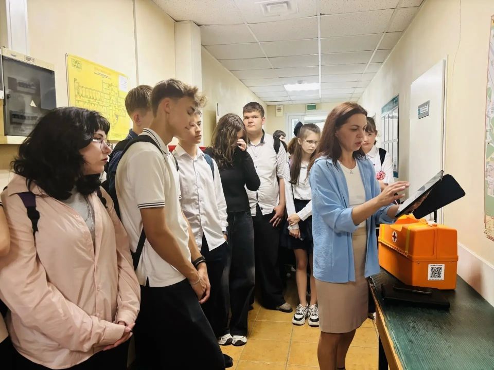 Выездной урок профессии: как экскурсия на скорую помощь помогает школьникам выбрать будущее Выездной урок профессии: как экскурсия на скорую помощь помогает школьникам выбрать будущее