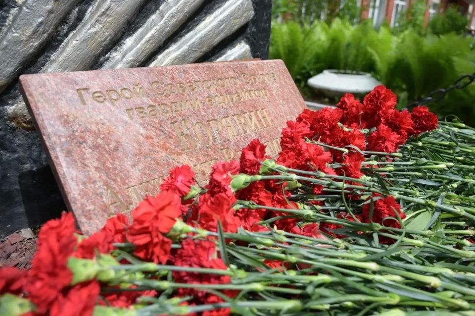 Сегодня вместе с жителями Сергиево-Посадского округа мы отдали дань памяти Герою Советского Союза Александру Владимировичу Корявину Сегодня вместе с жителями Сергиево-Посадского округа мы отдали дань памяти Герою Советского Союза Александру Владимировичу Корявину