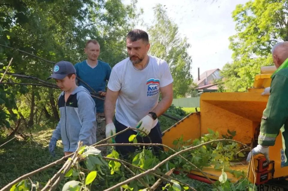 Народный субботник прошел на улице Болотно-Полевой в Сергиевом Посаде