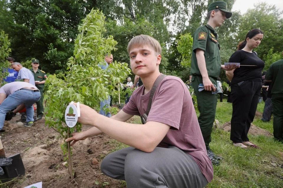 Сергей Юров: Провели патриотическую акцию «Сад Памяти» в Балашихе Сергей Юров: Провели патриотическую акцию «Сад Памяти» в Балашихе