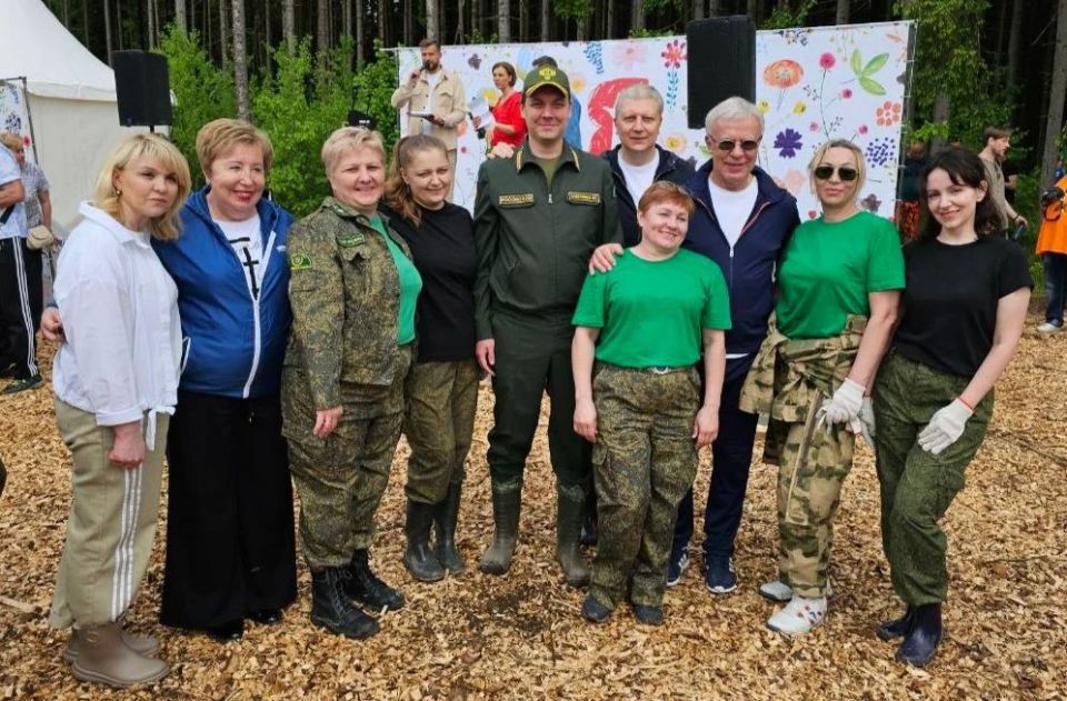 В Одинцовском городском округе Подмосковья прошла экологическая акция «Удивительный лес» В Одинцовском городском округе Подмосковья прошла экологическая акция «Удивительный лес»